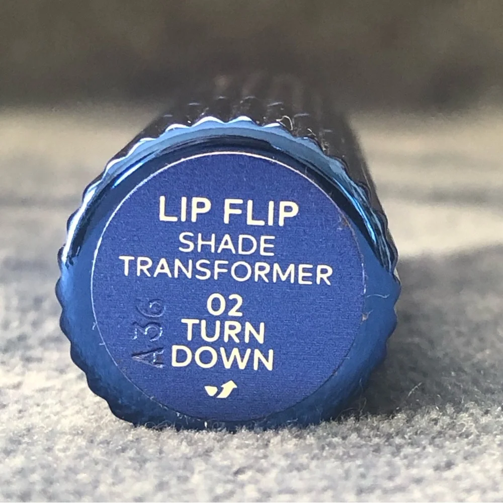 Estee Lauder The Estee Edit Lip Flip Turn Down 02 Shade Transformer NWOB